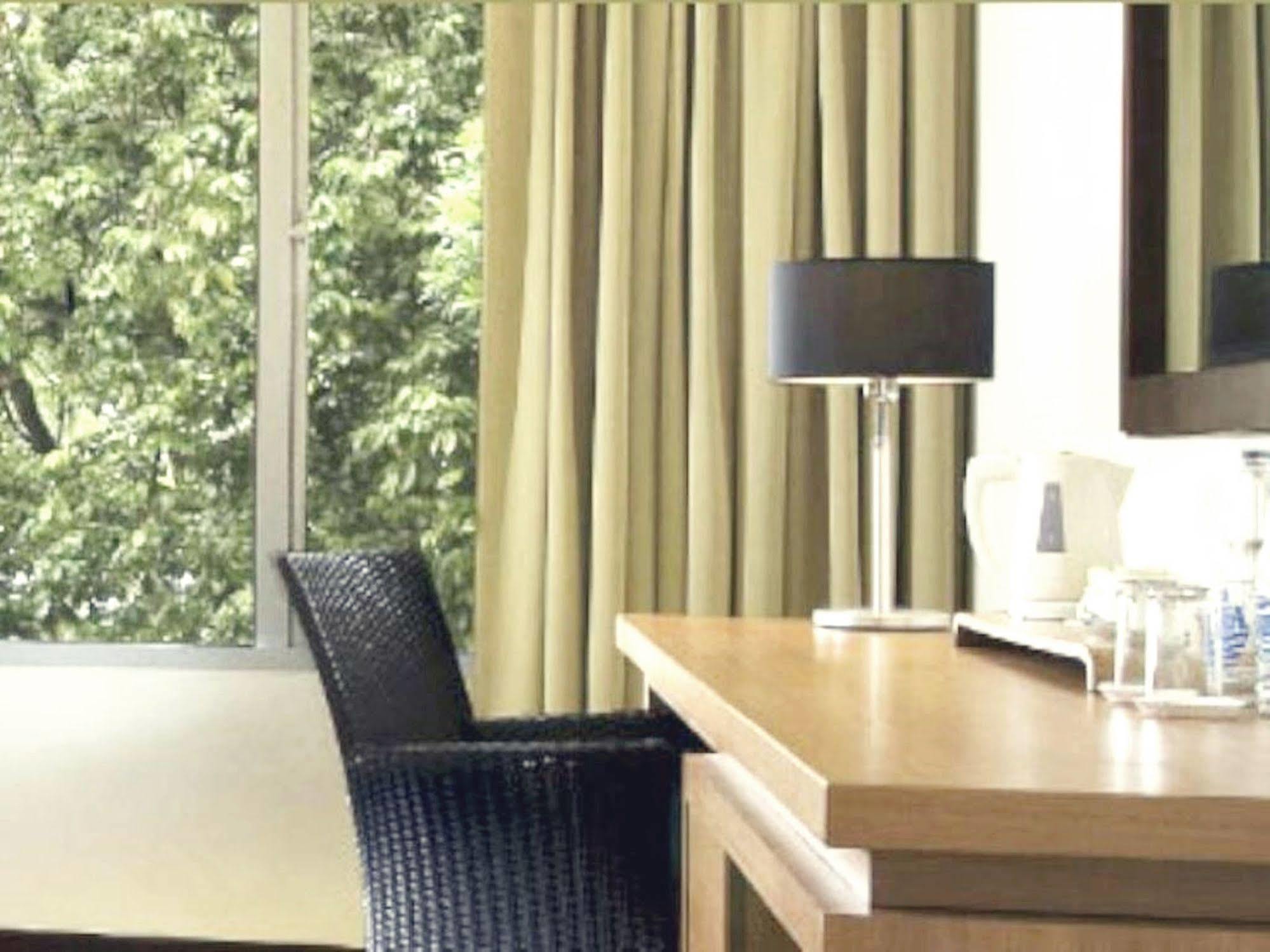 Hotel Santika Bandung Exterior foto