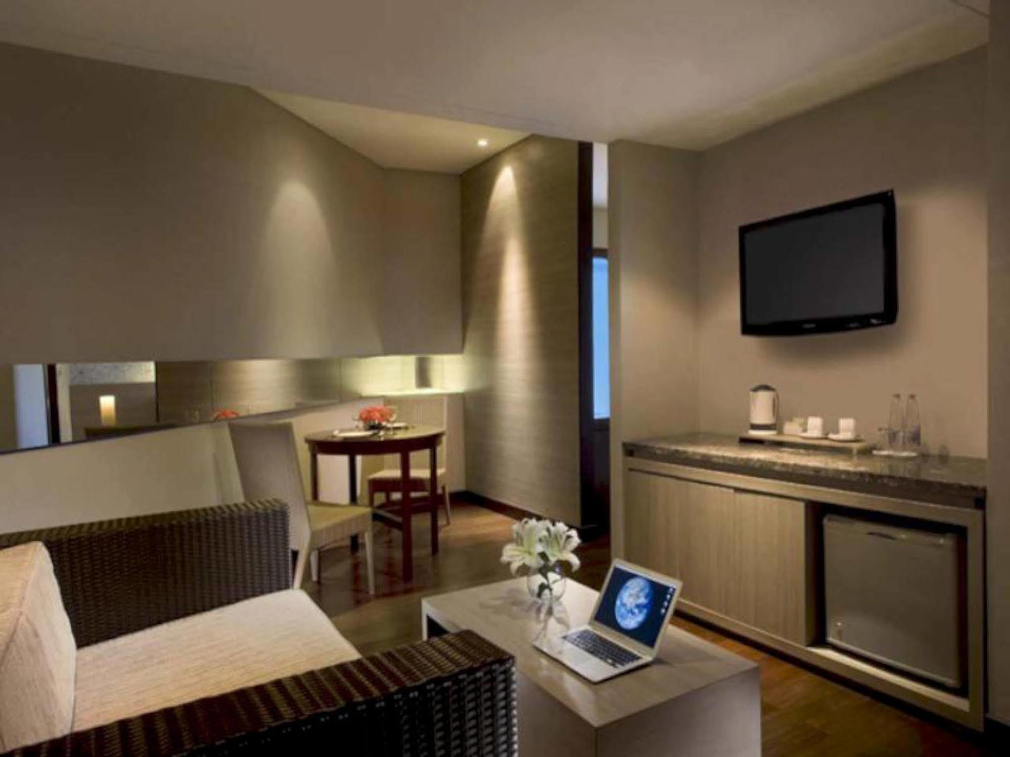 Hotel Santika Bandung Exterior foto