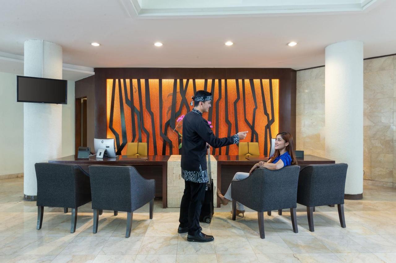 Hotel Santika Bandung Exterior foto