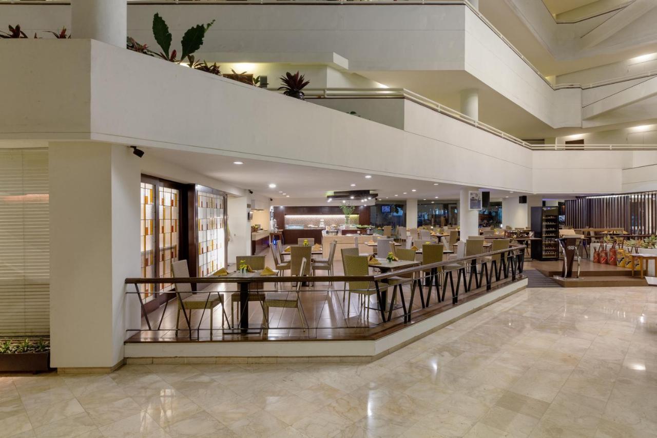 Hotel Santika Bandung Exterior foto